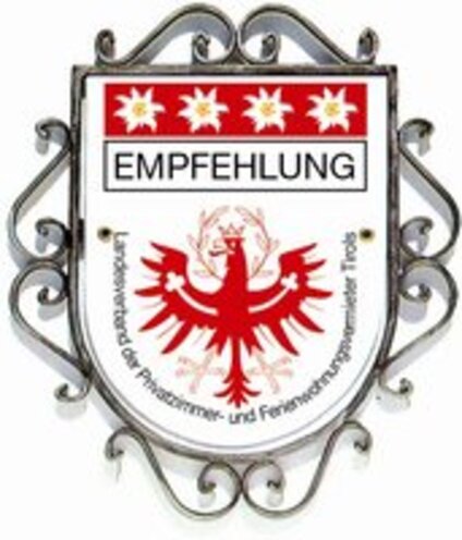 csm_8_Edelweiss_Tirol_Hitchcock_Apartment_Stubai_Wappen_189af3fbda